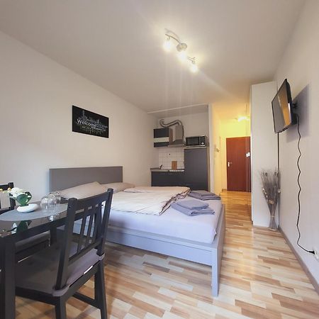 Zentrales Apartment Mit Balkon Und Parkplatz 特里尔 外观 照片