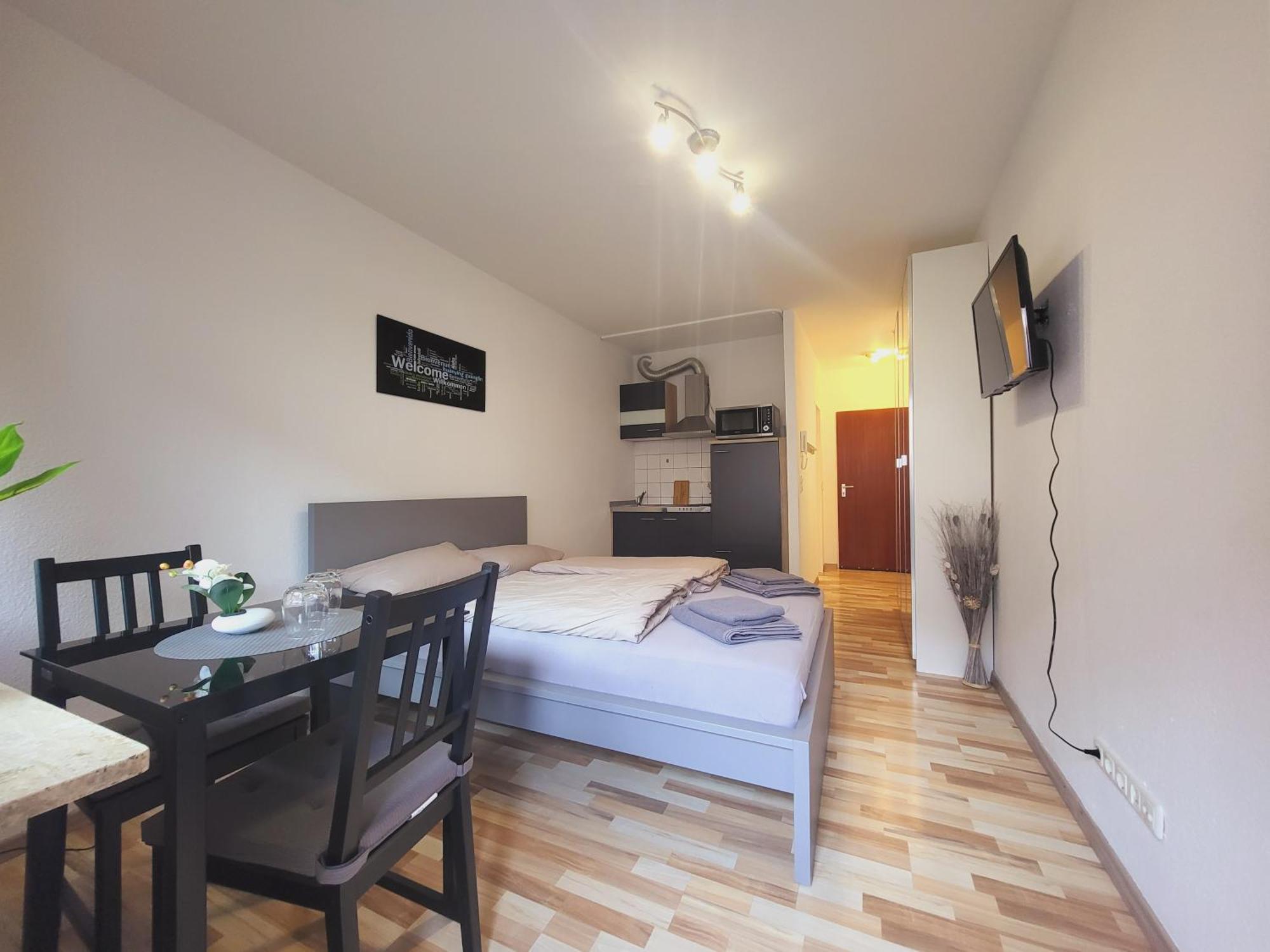 Zentrales Apartment Mit Balkon Und Parkplatz 特里尔 外观 照片